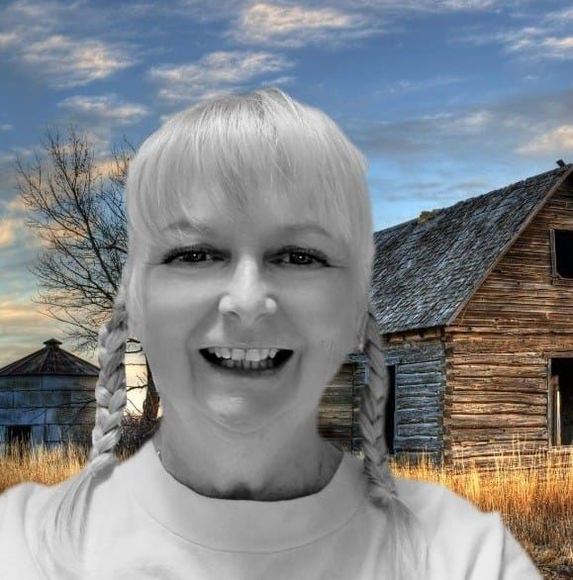 Meet your Posher, Debbie - Picture 1 of 1